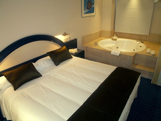 Imagen de la habitación del Hotel Palacio del Mar. Foto 6