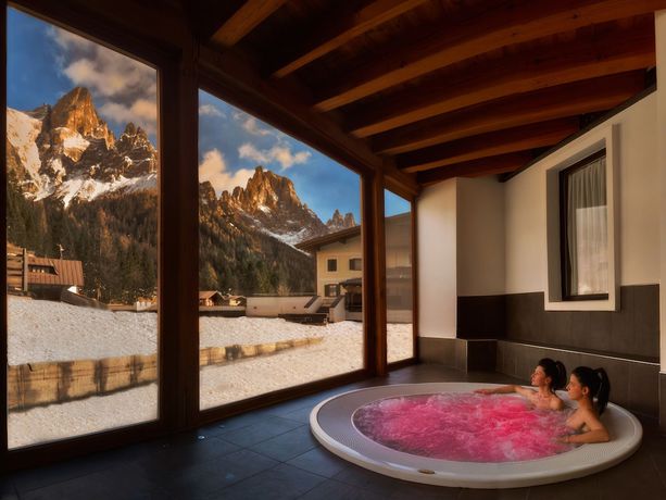 Imagen de la piscina del Hotel Paladin, San Martino di Castrozza. Foto 20