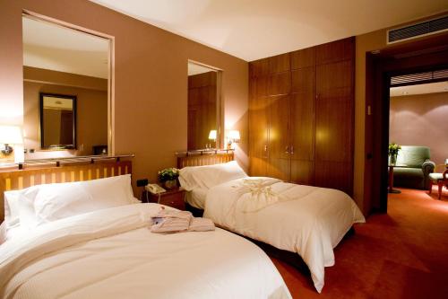 Imagen de la habitación del Hotel Palafox, Zaragoza. Foto 2