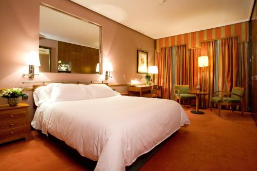 Imagen de la habitación del Hotel Palafox, Zaragoza. Foto 3