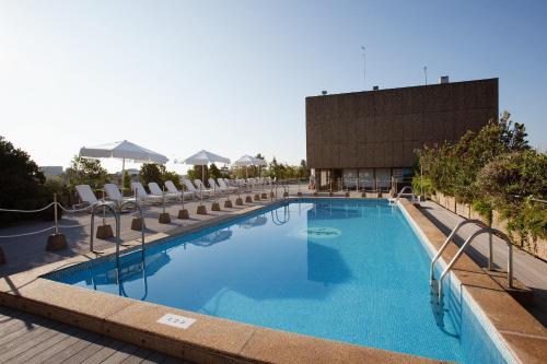Imagen de la piscina del Hotel Palafox, Zaragoza. Foto 6