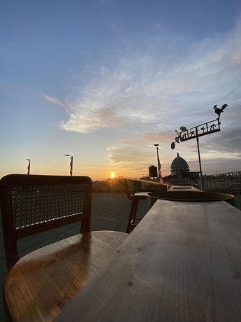 Imagen de los interiores del Hotel Palagan Huis. Foto 11