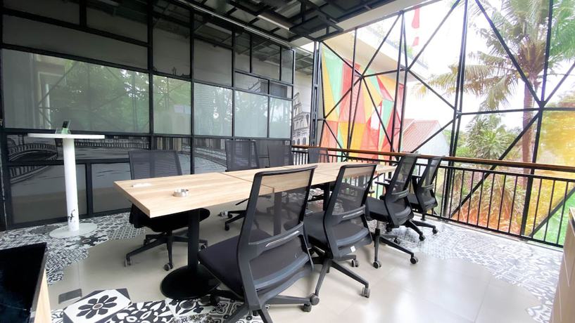 Imagen de los interiores del Hotel Palagan Huis. Foto 16