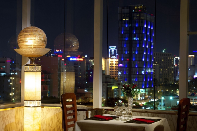 Imagen del bar/restaurante del Hotel Palago. Foto 5