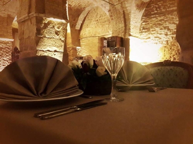 Imagen del bar/restaurante del Hotel Palais Bayram. Foto 2