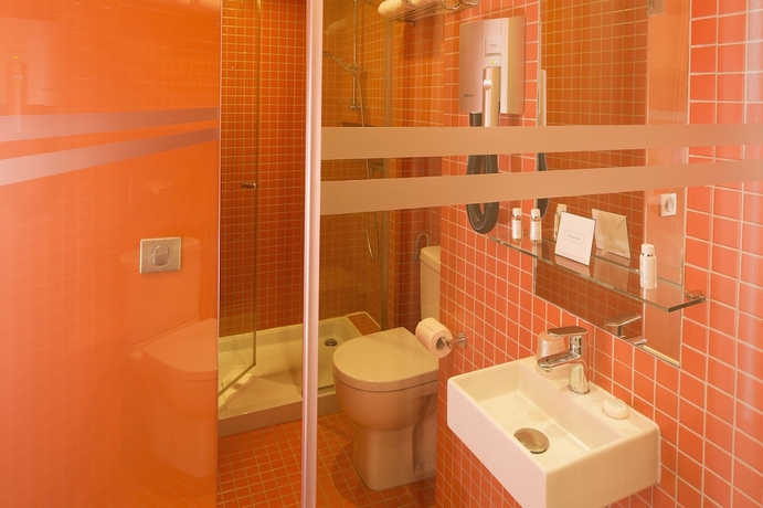 Imagen de la habitación del Hotel Palais De Chaillot. Foto 4