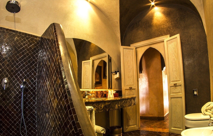 Imagen de la habitación del Hotel Palais El Miria. Foto 2