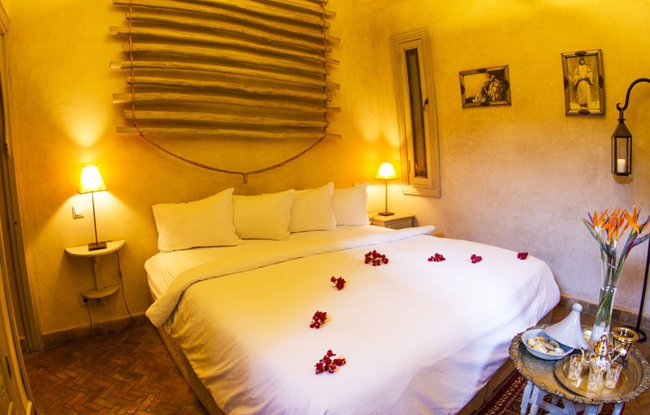 Imagen de la habitación del Hotel Palais El Miria. Foto 4