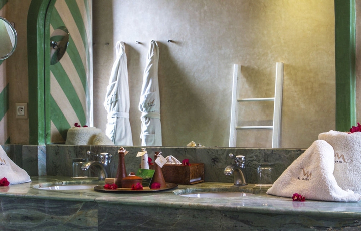 Imagen de la habitación del Hotel Palais El Miria. Foto 10