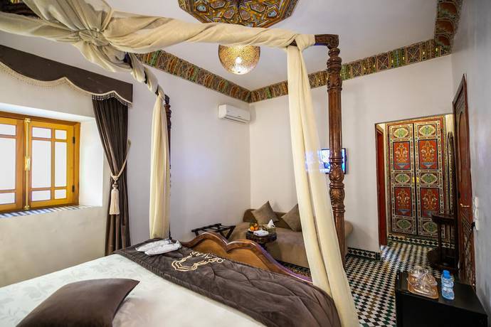 Imagen de la habitación del Hotel Palais Houyam. Foto 10