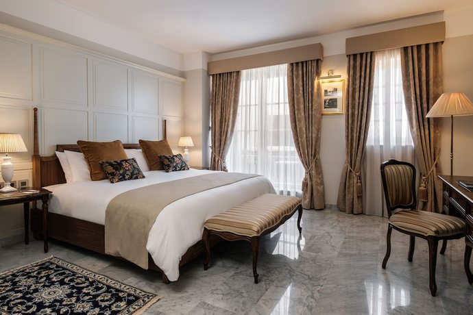 Imagen de la habitación del Hotel Palais Le Brun. Foto 6