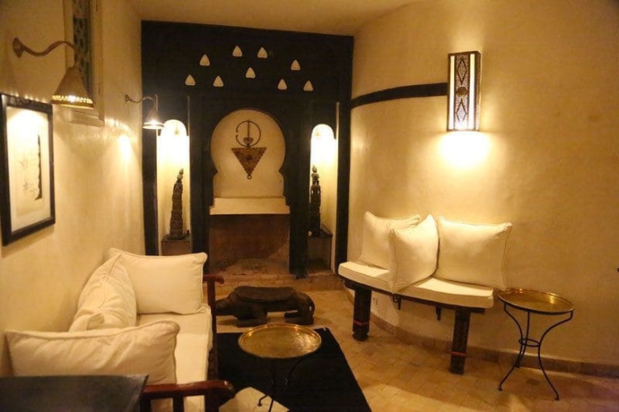 Imagen del bar/restaurante del Hotel Palais Oumensour. Foto 2