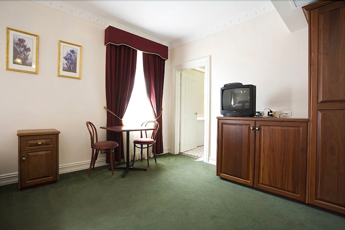 Imagen de la habitación del Hotel Palais Royale. Foto 17