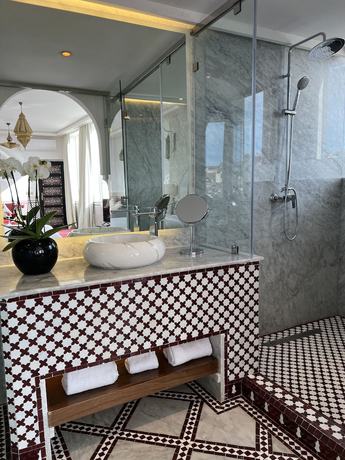 Imagen de la habitación del Hotel Palais de F&egrave;s Suites and Spa. Foto 16