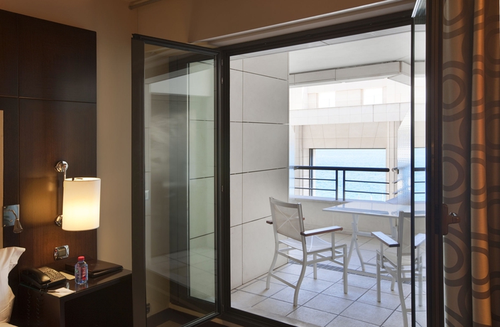 Imagen de la habitación del Hotel Palais de la M&eacute;diterran&eacute;e In The Unbound Collection By Hyatt. Foto 4