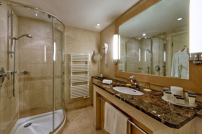 Imagen de la habitación del Hotel Palais de la M&eacute;diterran&eacute;e In The Unbound Collection By Hyatt. Foto 6