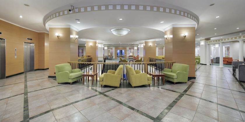 Imagen de los interiores del Hotel Palan. Foto 16