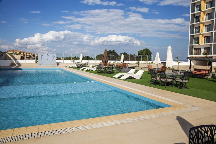 Imagen de la piscina del Hotel Palanca Negra. Foto 14