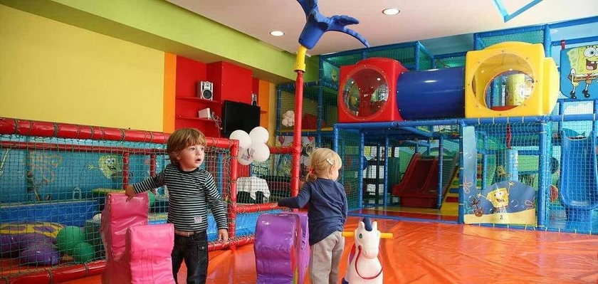 Imagen de los interiores del Hotel Palas, Petrovac. Foto 14