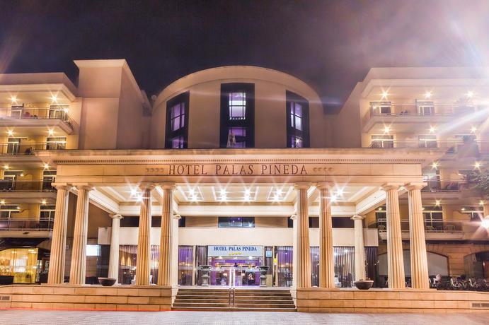Imagen de los exteriores del Hotel Palas Pineda. Foto 12