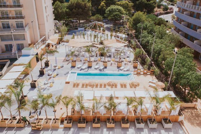 Imagen de los exteriores del Hotel Palas Pineda. Foto 15