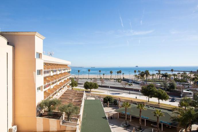 Imagen de los exteriores del Hotel Palas Pineda. Foto 16