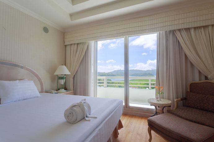Imagen de la habitación del Hotel Palasia Palau. Foto 9
