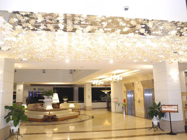 Imagen de los interiores del Hotel Palasia Palau. Foto 19