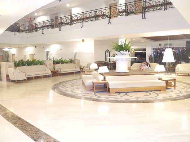 Imagen de los interiores del Hotel Palasia Palau. Foto 20