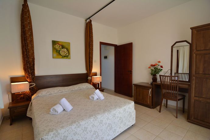 Imagen de la habitación del Hotel Palates Village. Foto 7