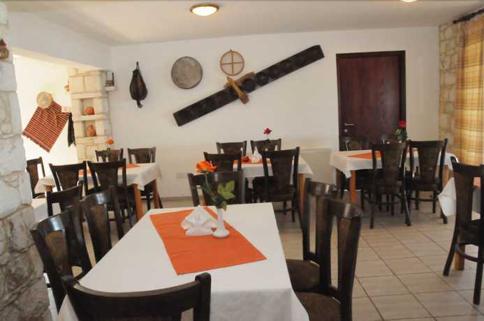 Imagen del bar/restaurante del Hotel Palates Village. Foto 4