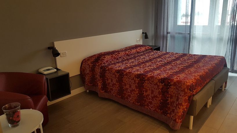 Imagen de la habitación del Hotel Palatinum. Foto 17