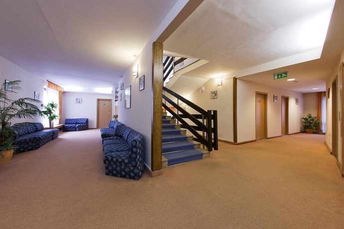 Imagen de los interiores del Hotel Palatinus. Foto 10