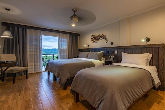 Imagen de la habitación del Hotel Palau Central. Foto 19