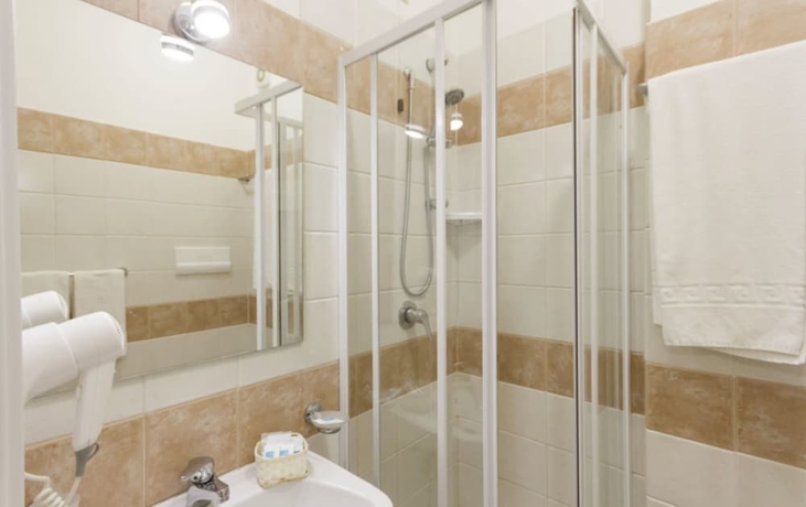 Imagen de la habitación del Hotel Palau City. Foto 15