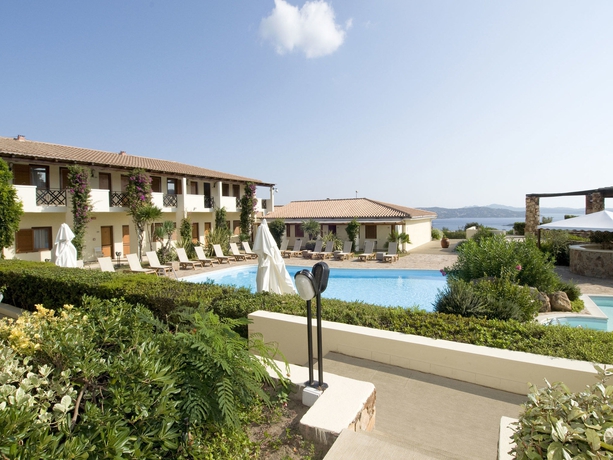 Imagen de los exteriores del Hotel Palau, Palau. Foto 12