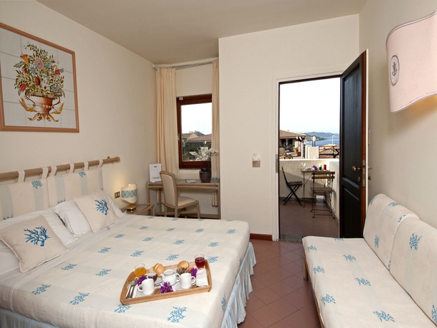 Imagen de la habitación del Hotel Palau, Palau. Foto 4