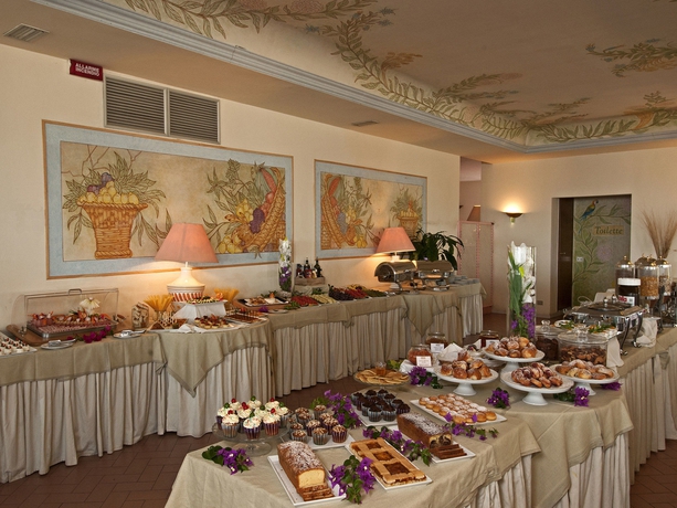 Imagen del bar/restaurante del Hotel Palau, Palau. Foto 3