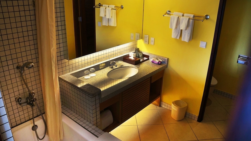 Imagen de la habitación del Hotel Palau Royal Resort. Foto 11