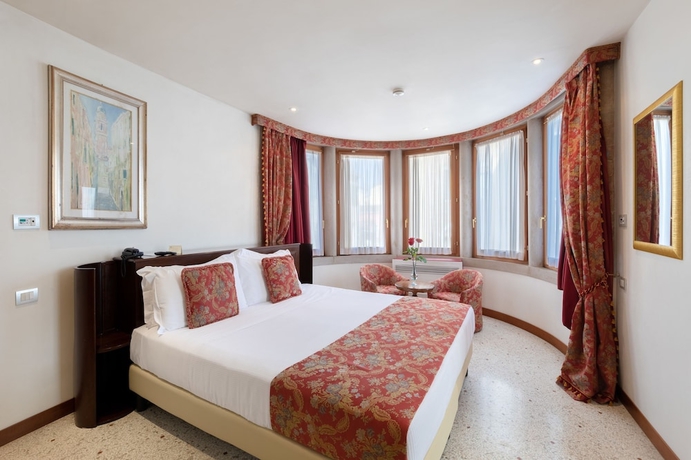 Imagen de la habitación del Hotel Palazzina Fortuny. Foto 2