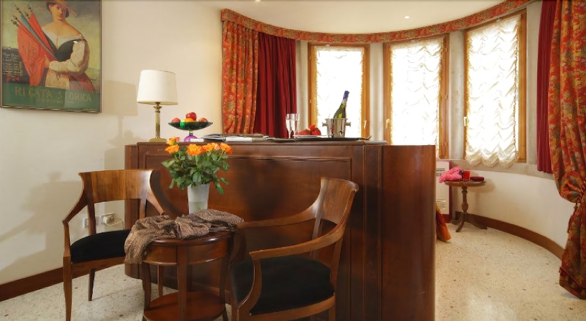 Imagen de la habitación del Hotel Palazzina Fortuny. Foto 3