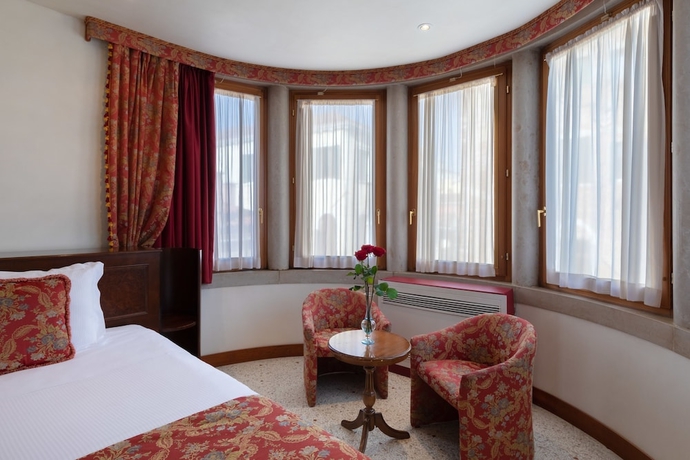 Imagen de la habitación del Hotel Palazzina Fortuny. Foto 14