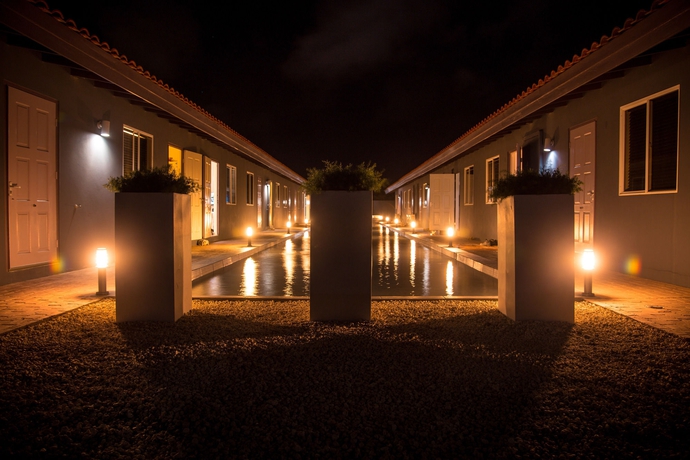 Imagen de la piscina del Hotel Palazzio Apartments and Studios. Foto 11
