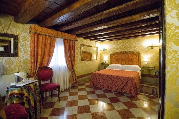 Imagen de la habitación del Hotel Palazzo Abadessa. Foto 8