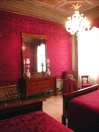 Imagen de la habitación del Hotel Palazzo Abadessa. Foto 11