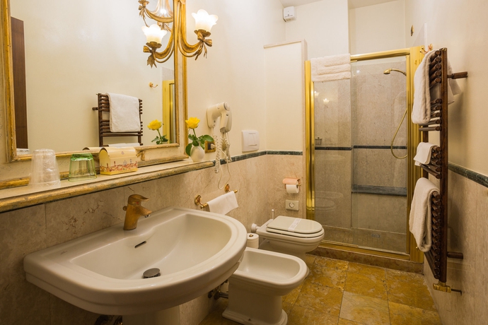 Imagen de la habitación del Hotel Palazzo Alexander. Foto 13