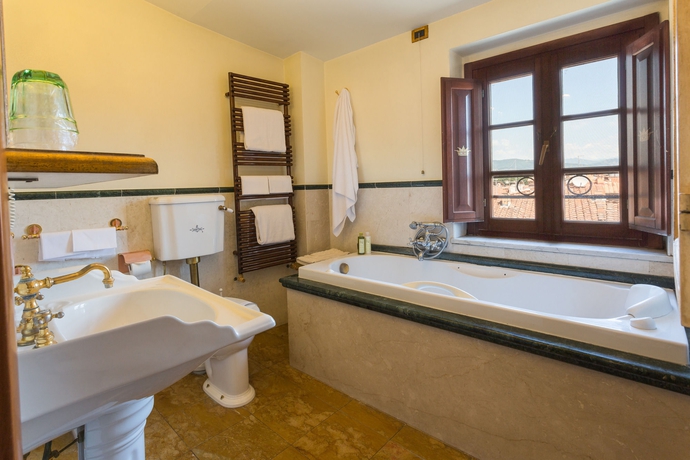 Imagen de la habitación del Hotel Palazzo Alexander. Foto 15