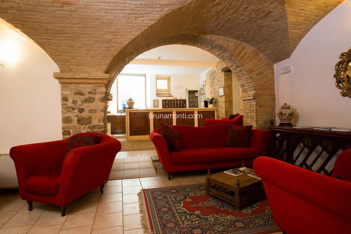 Imagen del bar/restaurante del Hotel Palazzo Brunamonti. Foto 5