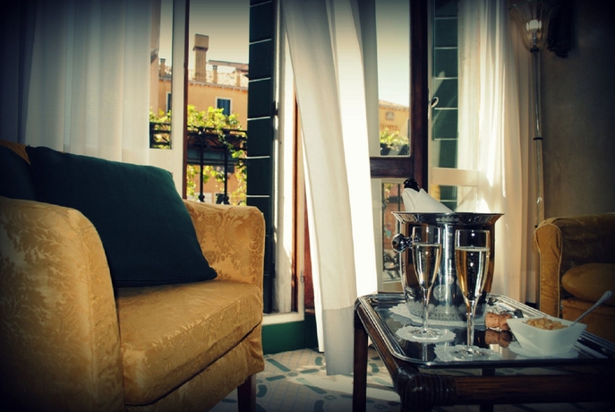 Imagen de la habitación del Hotel Palazzo Del Giglio. Foto 9