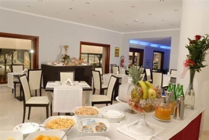 Imagen del bar/restaurante del Hotel Palazzo Foti. Foto 4